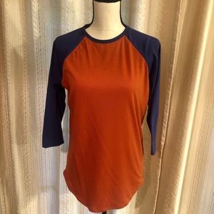 🧡 NWOT LULAROE Randy Tee Size Small